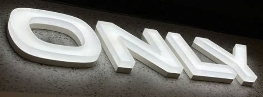 comprare Logo di plastica gettato segno luminoso foglio acrilico segnaletica mini lettera per negozio online manufacture