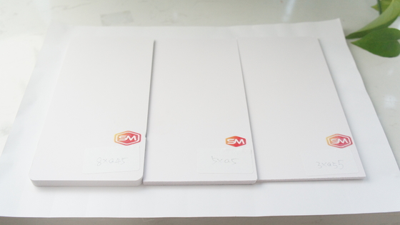 Bianco 1220*2440mm 10mm Pvc Foam Board con eccellente isolamento e resistenza alle intemperie