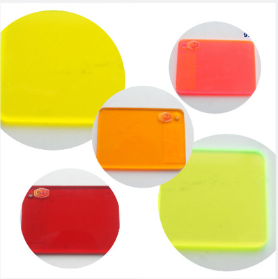 Popolari fogli di acrilico colorato da 3 mm a 6 mm Proprietà resistenti agli graffi con 5-6 anni